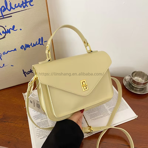 Hot Selling High Quality Classic Women's Handbag Buckle Versatile Single Shoulder Mailman Bag Factory Direct Sales - Product Image 1