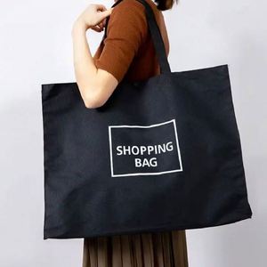 Sacs fourre-tout en polyester et nylon écologiques en gros, imprimés sur mesure, recyclés, pliables et réutilisables pour le shopping - Product Image 2