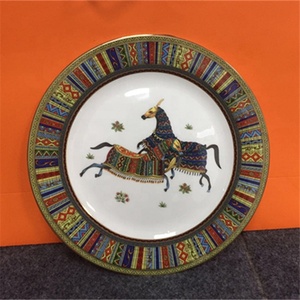Lot de 4 assiettes de table en porcelaine fine biodégradable, motif cheval de guerre nordique de luxe, incrustation dorée, coffret cadeau – Vente flash - Product Image 2