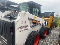 Chargeuse sur pneus Bobcat S16 |   Faible nombre d'heures de fonctionnement (2025) |   Moteur de 49 ch |   Attache rapide |   Bon état