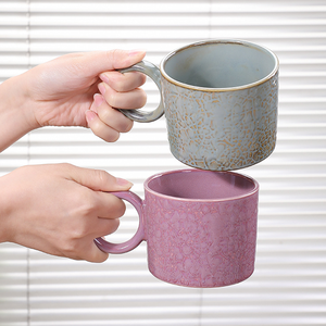 Taza de Café de Porcelana de Lujo con Detalles en Oro, Esmalte Resistente a las Grietas, Diseño de Logotipo Personalizable, Apta para Alimentos, Apta para Lavavajillas y Microondas - Product Image 3