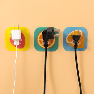 Ganchos decorativos al por mayor de fábrica, ganchos de dibujos animados de la serie Kiki, ganchos fuertes sin taladro para cocina y baño. - Product Image 4