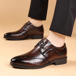 Patrón de arañazos a mano Zapatos de cuero de negocios casuales para hombre con pierna bordada Banquete puntiagudo - Product Image 1