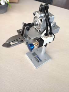 Macchina da Cucire ZY-T5-KR per Taglio e Cucitura di Passanti per Jeans e Cinture - Product Image 2