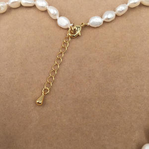 16インチ+5cm チョーカーネックレス、100%天然淡水パール、7mmバロックビーズ ノットクラスプ ステンレススチール製 18Kゴールドメッキ - Product Image 6