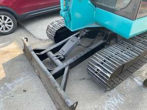 Miniexcavadora Kobelco 60 usada en buen estado, bajas horas de trabajo, componentes de Excavadora hidráulica sobre orugas de segunda mano, bomba de motor para - Product Image 2