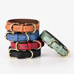 Collar de perro de cuero grueso personalizable con cómodo estampado en relieve de plástico ajustable y suave con hebilla de cinturón - Product Image 2