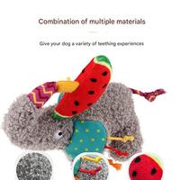 GiGwi est un jouet en peluche renard ludique pour chiots qui émet des sons et est assez résistant pour être mâché. Éléphant, Singe