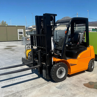 Chariot élévateur à moteur thermique de 1,5 tonne avec fourches rotatives pour la manutention de matériaux sur les chantiers de construction et les exploitations agricoles - Vente en gros usine