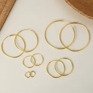 Gioielli 925 in argento Sterling placcato oro 18K classici semplici orecchini a cerchio Huggie per donna o uomo