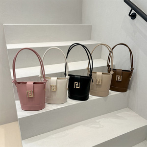 Nouveau Sac Seau Bohème Vintage en PU Printemps 2026 pour Femme – Polyvalent, Décontracté, Porté Épaule ou Croisé, Idéal au Quotidien - Product Image 1