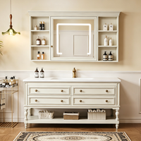 Meubles-lavabos de salle de bain classiques en bois blanc cassé avec miroir encadré et vasque intégrée pour projets hôteliers, usine OEM ODM