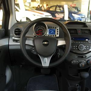 Marque pour 2011 <span class=keywords><strong>Chevrolet</strong></span> <span class=keywords><strong>Spark</strong></span> 1.0 SX <span class=keywords><strong>automatique</strong></span> Chine boutique en ligne pas cher voiture cinq places hayon d'occasion bas <span class=keywords><strong>prix</strong></span> voitures d'occasion - Product Image 6