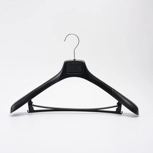 Fabricants logo personnalisé sans trace hommes larges épaules cintres en tissu durable gain de place <span class=keywords><strong>2</strong></span> pièces ensemble femme cintres - Product Image 2