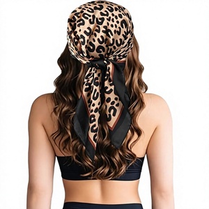 Élégant foulard long en soie pour femme, satin doux, léger et durable, accessoire de mode pour l'hiver, idéal pour une utilisation décontractée en extérieur - Product Image 5