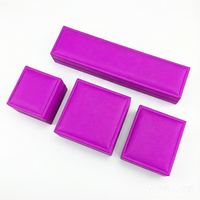 Coffret de rangement de bijoux en cuir PU de luxe, boîte à colliers à charnière avec insert et doublure en velours, logo personnalisé, vente en gros