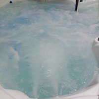 Baignoire Spa en Acrylique avec 35 Jets de Massage, Jacuzzi Intérieur/Extérieur avec Filtre à Ozone et 9 Lumières LED, Structure en Acier Inoxydable