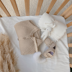 <span class=keywords><strong>Kit</strong></span> de soins pour bébé nouveau-né avec chaîne de sucette de sécurité combinaison en coton lapin entrejambe jouet bois matériel <span class=keywords><strong>naissance</strong></span> boîte-cadeau - Product Image 3