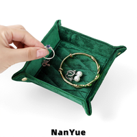 Plateau à bijoux en velours matelassé carré à boutons-pression, multi-tailles, pliable et empilable, pour présentation de bagues, boucles d'oreilles et colliers sur comptoir
