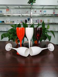 Verres à boire personnalisés OEM en acrylique noir et blanc avec lettrage Ice Imperial, flûtes et gobelets à champagne et vin - Product Image 4