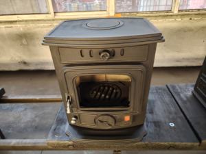 Estufa de Leña Clásica Europea para Interiores, sin Humo, de Hierro Fundido, Chimenea de Fuego Real - Product Image 5