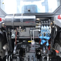 Tracteur agricole à quatre roues motrices de 90 chevaux, modèle d'exportation, avec chargeur frontal, compatible avec plusieurs outils agricoles, tracteur chinois