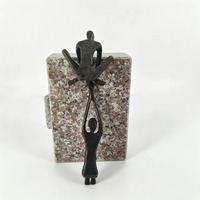 Figurine d'art abstrait moderne, statue de deux personnes tirant, en fonte, artisanat métallique fait main, décoration pour la maison, le bureau ou l'étagère