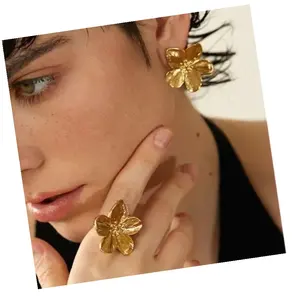 Fashion Western Retro Waterproof Stainless Steel Jewelry Sets 18k Gold Plated Fine Flower Stud Earrings Rings for Women
