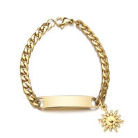 Bracelet minimaliste en acier inoxydable avec gravure laser personnalisée, plaqué or 18 carats PVD, étanche, idéal comme cadeau.
