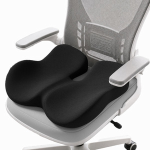 Coussin Ergonomique en Mousse à Mémoire <span class=keywords><strong>de</strong></span> Forme pour <span class=keywords><strong>Chaise</strong></span> <span class=keywords><strong>de</strong></span> Bureau – Soutient Efficacement les Hanches et le Corps, Soulage les Symptômes <span class=keywords><strong>de</strong></span> Névralgies en Cas <span class=keywords><strong>de</strong></span> Longue Assise - Product Image 1