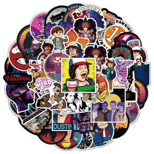 50 Pegatinas <span class=keywords><strong>de</strong></span> Graffiti <span class=keywords><strong>de</strong></span> <span class=keywords><strong>Stranger</strong></span> <span class=keywords><strong>Things</strong></span>, Resistentes al Agua, Clásicas <span class=keywords><strong>de</strong></span> la Serie <span class=keywords><strong>de</strong></span> TV, para Equipaje, Tazas, Patinetas, Decorativas, Venta al Por Mayor - Product Image 2