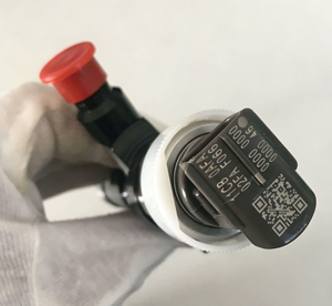 Nuovo Iniettore Diesel Common Rail 095000-6240 16600-MB40E per Ricambi Motore <span class=keywords><strong>Nissan</strong></span> YD25 - Product Image 3