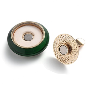 น้ำหอมปรับอากาศในรถยนต์แบบหนีบช่องแอร์ คุณภาพระดับโรงงานผู้ผลิตดั้งเดิม สำหรับรถยนต์หรู - Product Image 5