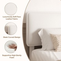 Lit de chambre élégant à dossier large avec une silhouette courbée lisse et une base basse simple pour une décoration intérieure classique