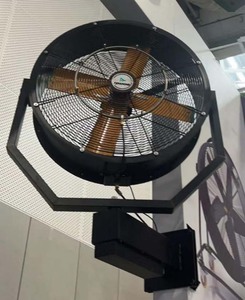 35 Inch Wall-Mounted Mist <b>Fan</b> for Outdoor Factory Workshop Use Oscillating <b>Spray</b> Cooling <b>Fan</b> with 220V Motor IP55 Protection - Product Image 1