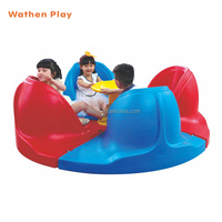 Manège miniature design tendance pour enfants, en plastique, trois places, capacité 150 kg, équipement de jeux extérieur pour écoles