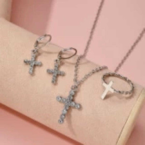 Vendita calda Boho Trending Fashion Angel Moon Lock collana ciondolo in titanio rodiato catene da donna - Product Image 1