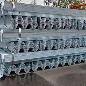 Meilleur <span class=keywords><strong>prix</strong></span> W Beam Rails en acier autoroute et rail de sécurité ferroviaire <span class=keywords><strong>Crash</strong></span> ou barrière de circulation pour chaussée en panneau de clôture en métal - Product Image 2