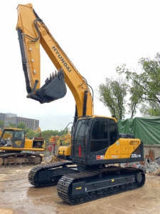 <b>Used</b> Crawler Excavator Low Working Time 22 Tons Low Price Secondhand Machinery From China Shanghai <b>Used</b> Hyundai 220-9s Excavator - Product Image 4