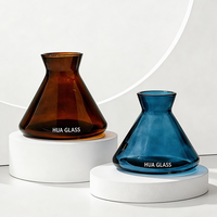 Bouteille en verre plate en forme d'heure de prière/conique de 250 ml, nouveau design, directement de l'usine, avec pulvérisateur à pompe, disponible en noir/ambre/bleu transparent/blanc