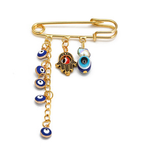 Banhado A ouro Palma Sinal de Sorte <span class=keywords><strong>Evil</strong></span> <span class=keywords><strong>Eye</strong></span> Broche Pin Olho Azul Mão Pingente de Metal Colar De Jóias Para As Mulheres E Homens o melhor Presente - Product Image 4