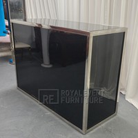 Comptoir de bar moderne en acier inoxydable poli noir avec panneau miroir et étagère en verre trempé pour mariage, hôtel, événement