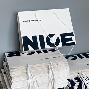 LOW MOQ Wholesale <strong>Custom</strong> Your Own Logo Printed Logo Luxury Gift <strong>Paper</strong> <strong>Bag</strong> Retail Boutique Shopping <strong>Paper</strong> <strong>Bags</strong> <strong>With</strong> Your Own Logo - Product Image 1