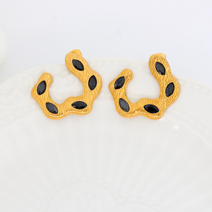 Pendientes de tuerca retorcidos geométricos de cristal colorido a la moda, joyería de temperamento para mujer, acero inoxidable chapado en oro de 18 quilates - Product Image 2