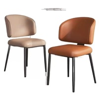 Chaise de salle à manger ergonomique de style nordique moderne avec structure en acier inoxydable et revêtement en cuir, conçue pour s'assortir aux tables de salle à manger pour les hôtels