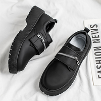Nouvelles baskets décontractées noires pour hommes, style britannique, légères, en PU, à enfiler, pour jeunes