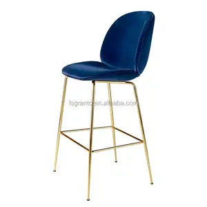 Удобная барная мебель, металлические ножки, высокий барный стул с бархатным сиденьем, современный высокий барный стул