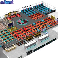 Équipement de parc de trampolines futuriste style néon orange, blocs souples ignifuges pour hôtels, solution de projet complète