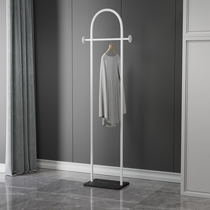 Perchero Metálico Multifuncional Moderno y Minimalista con Estante de Almacenamiento para Dormitorio y Sala de Estar - Product Image 2