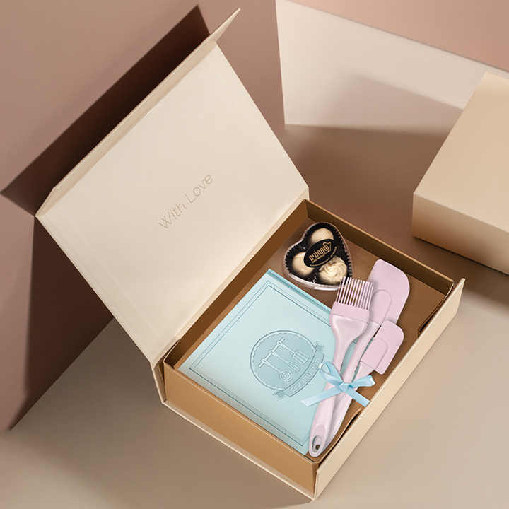 Custom Magnetic Gift Box - Luxury Rigid Cardboard Packaging